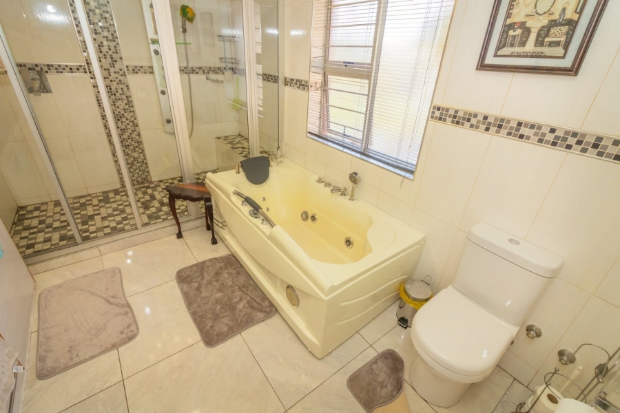3 Bedroom Property for Sale in Kroonheuwel Free State
